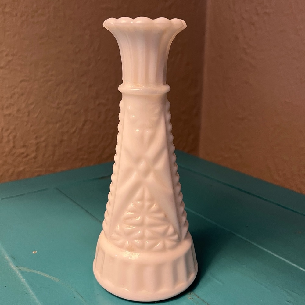 Vintage Stars and Bars Milk Glass Stem Bud Vase